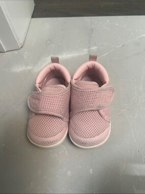 Stonz Pink Mesh Velcro Kids Sneakers